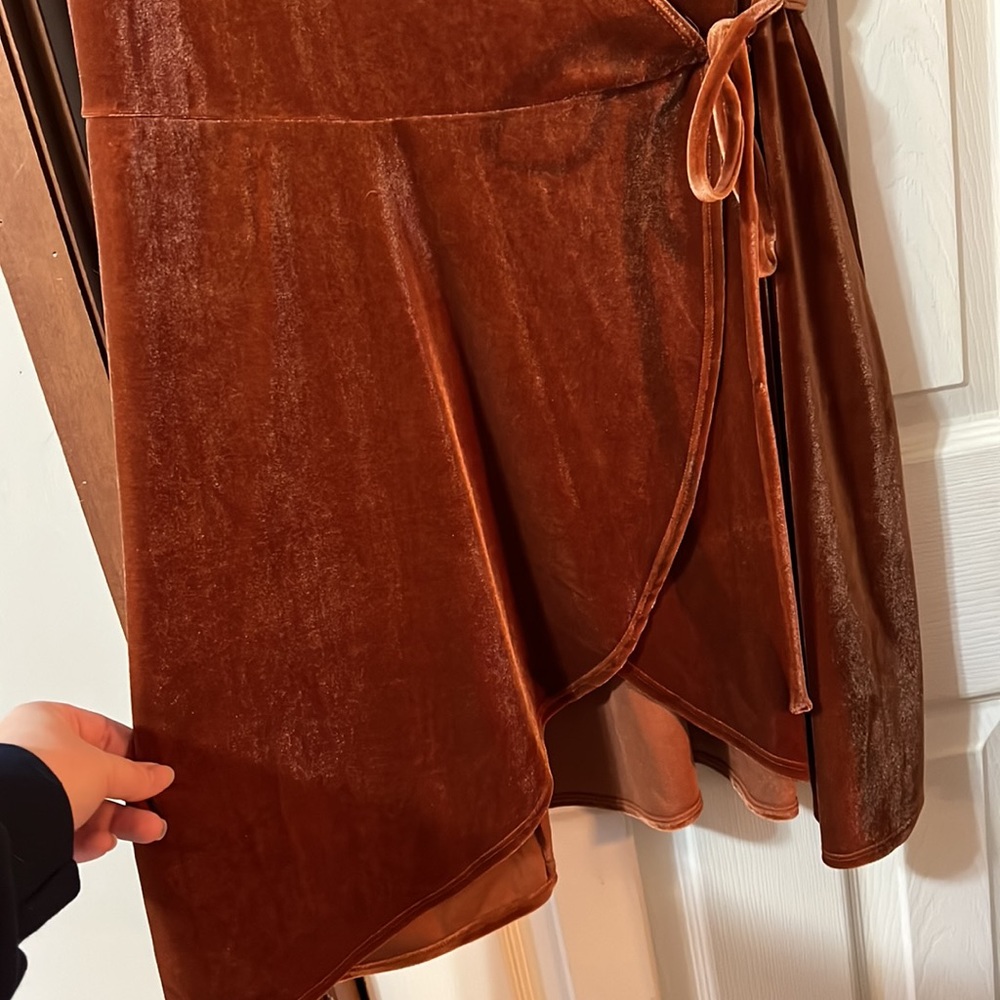 Forever 21 velvet mini dress - Picture 4 of 5